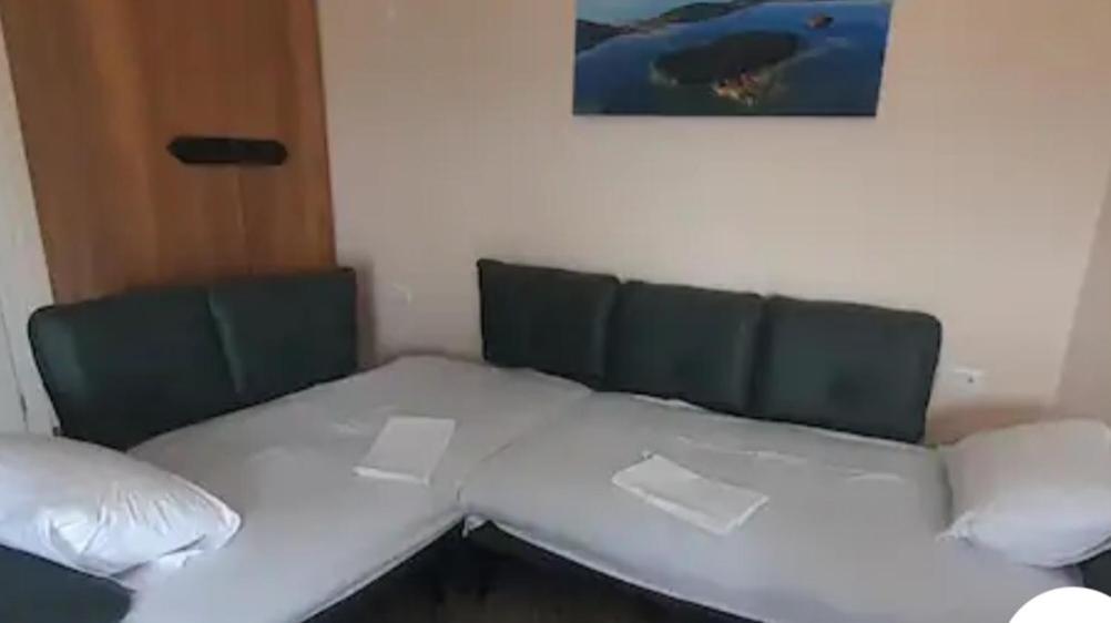 Queen Apartmets Vlorë Cameră foto